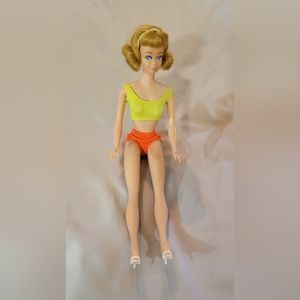 1963-7 Strawberry Blonde Blue-eyed Midge Doll